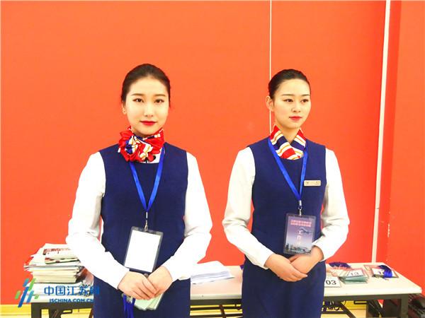 南京旅游职业学院空乘专业招生现场 看“颜值”更看“才华”