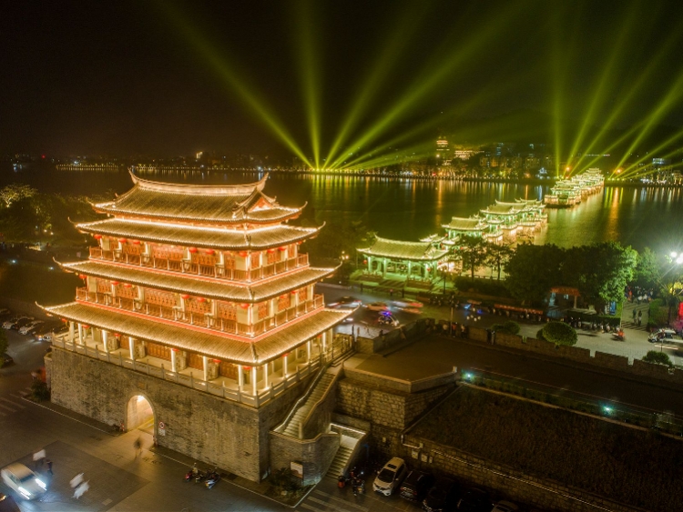 潮州品牌衣服推荐女生(潮州:打造精品古城,突显"潮文化"品牌) - 114