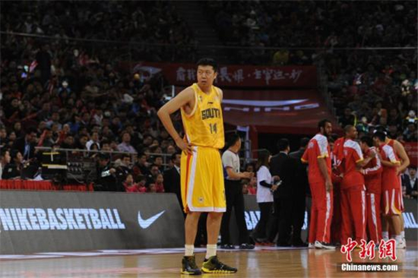 2013CBA全明星(回看CBA全明星赛20余年历史：篮球以外还有故事)