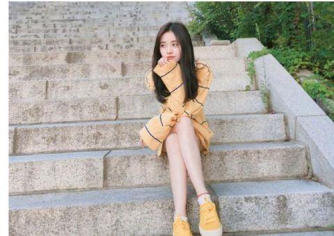 脚链什么品牌好(从头美到脚的鞠婧祎,脚上戴着红绳当脚链,竟戴出名牌