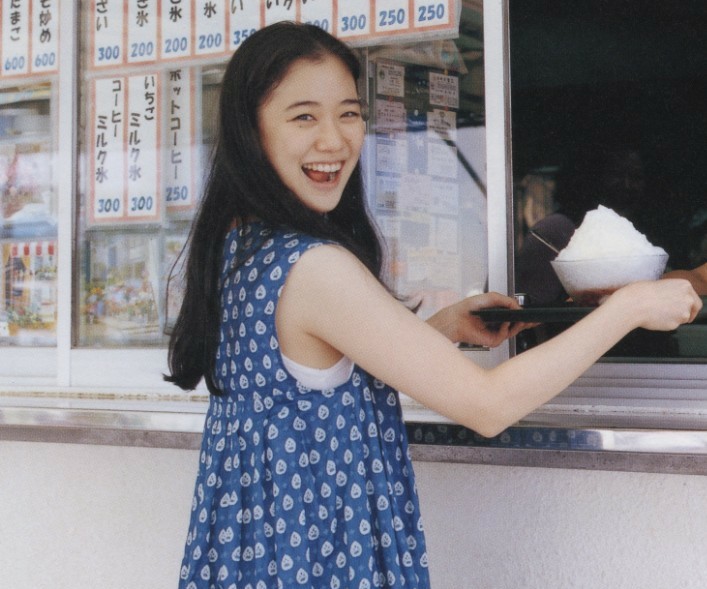 苍井优竟敌不过娃娃，《东京女子图鉴》导演新作很猎奇