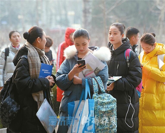 直接“裸考”？门槛低，空乘考生不少是“速成”