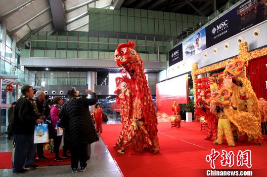 玛丽女王2号(上海吴淞口国际邮轮港迎最大访问港邮轮“玛丽女王2号”)