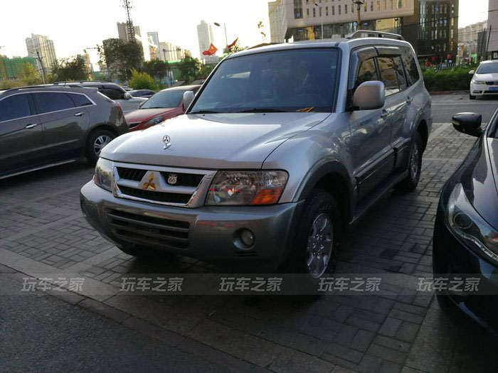 三菱帕杰罗V73改装轮毂 升高避震