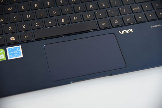 比A4纸还要小的13.3寸轻薄本 华硕灵耀Deluxe 13评测