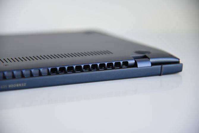 比A4纸还要小的13.3寸轻薄本 华硕灵耀Deluxe 13评测