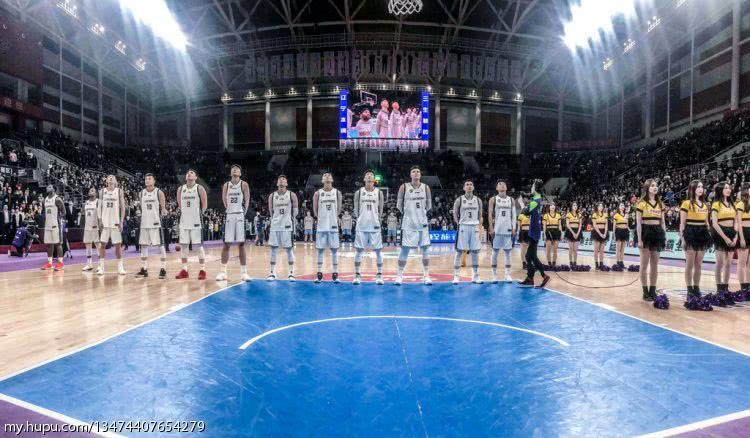 cba地板为什么(硬核科普！为什么CBA地板不如NBA“颜值高”？)