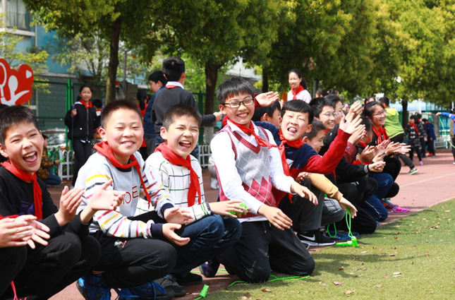 世界杯在大学校园(校园足球带动了学校的活水)