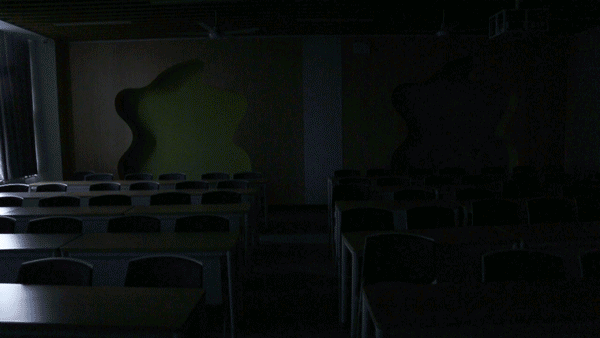 一年学费8W+的大学，吃什么？