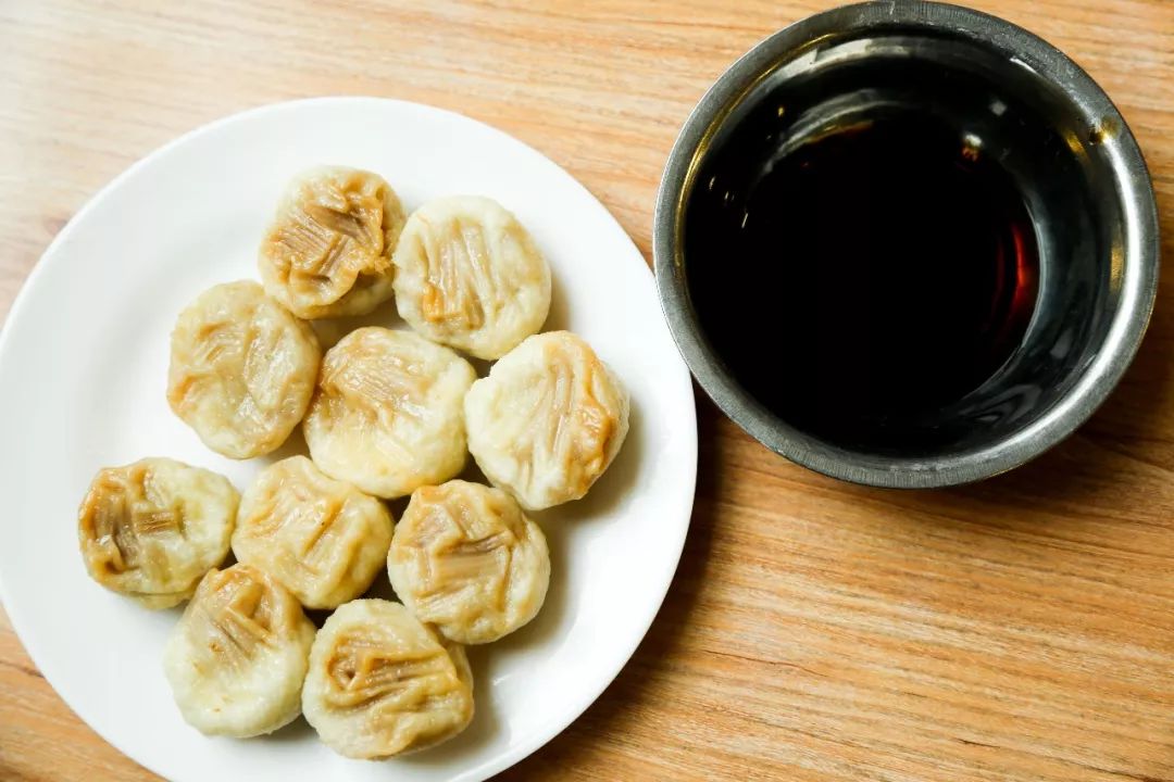 一年学费8W+的大学，吃什么？