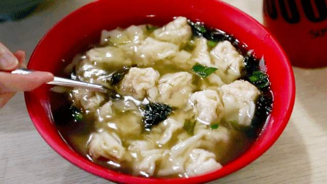 一年学费8W+的大学，吃什么？