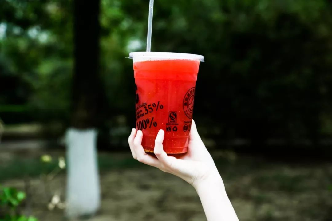 一年学费8W+的大学，吃什么？