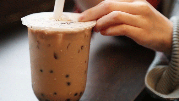 一年学费8W+的大学，吃什么？