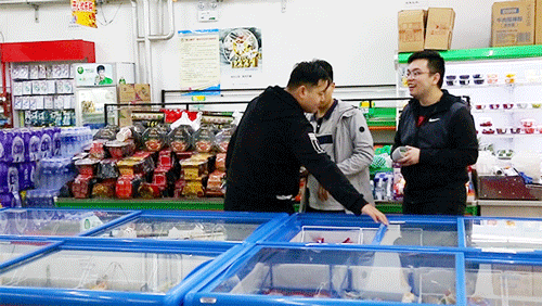 一年学费8W+的大学，吃什么？