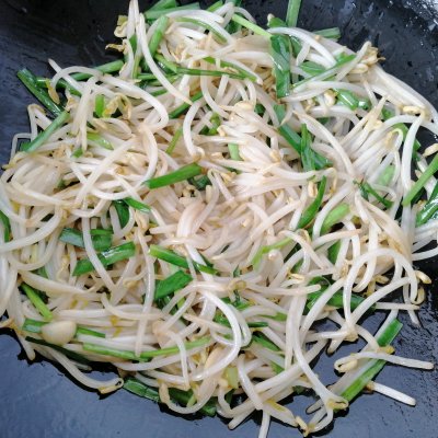 绿豆芽炒韭菜