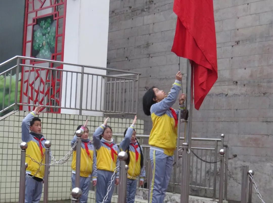 隆昌市渔箭小学篮球比赛多少名(甜城少先队︱风采展（第一期）)