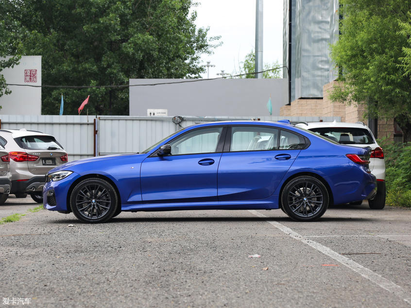 实拍全新宝马3系“真香”两个字已经不够用了