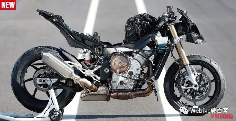 带有增压一般的狂啸动力！2019 BMW S1000RR