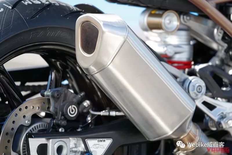 带有增压一般的狂啸动力！2019 BMW S1000RR