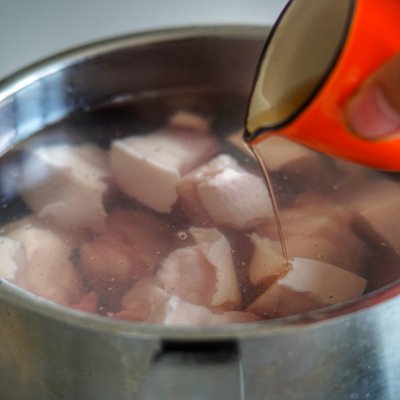 红烧肉炖土豆,红烧肉炖土豆的做法