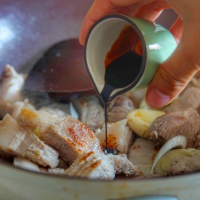 紅燒肉燉土豆,紅燒肉燉土豆的做法