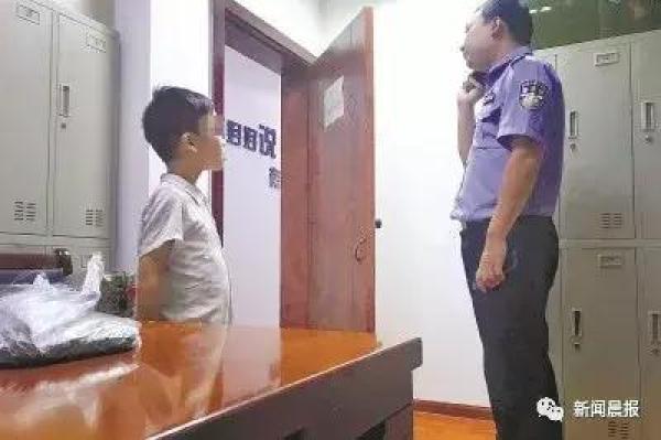 10岁男孩一年离家出走100多次，爸爸：只能等，毫无办法