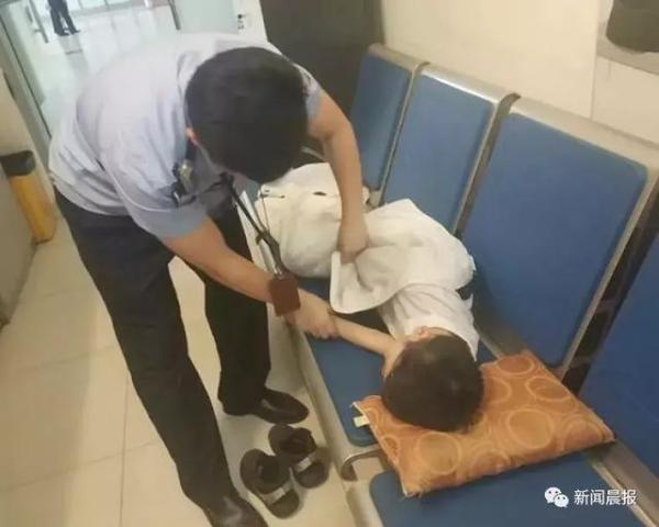 10岁男孩一年离家出走100多次，爸爸：只能等，毫无办法