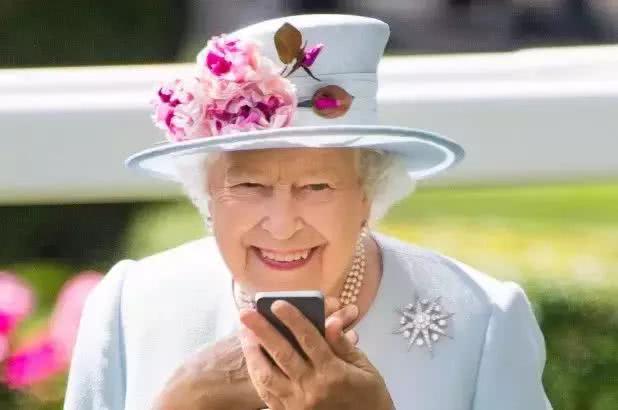 93岁的英国女王放暑假了，她的秘密“朋友圈”晾什么呢？
