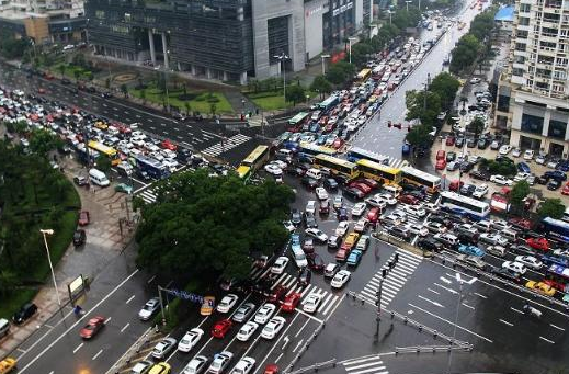 右转不用等红灯，为什么还扣6分？老司机：可能这点没牢记
