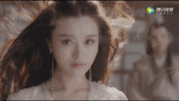 曾跟AB是“嫩模小姐妹”，如今嫁豪门接好戏，口碑甩姐妹几条街