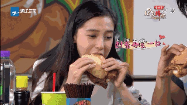 曾跟AB是“嫩模小姐妹”，如今嫁豪门接好戏，口碑甩姐妹几条街