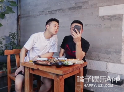 看着那么凶，居然是宠妻狂魔？