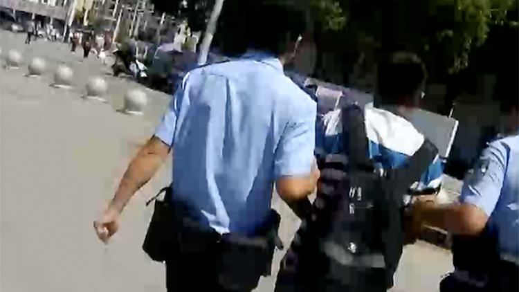 行拘5天！中年男子趁邻座女孩熟睡时摸胸 被呵斥后还再犯