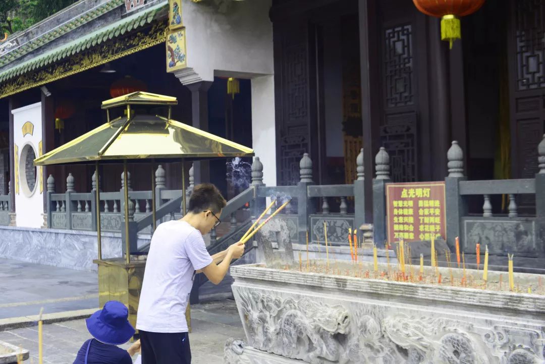 一念起，美如画，尽在鼎湖山