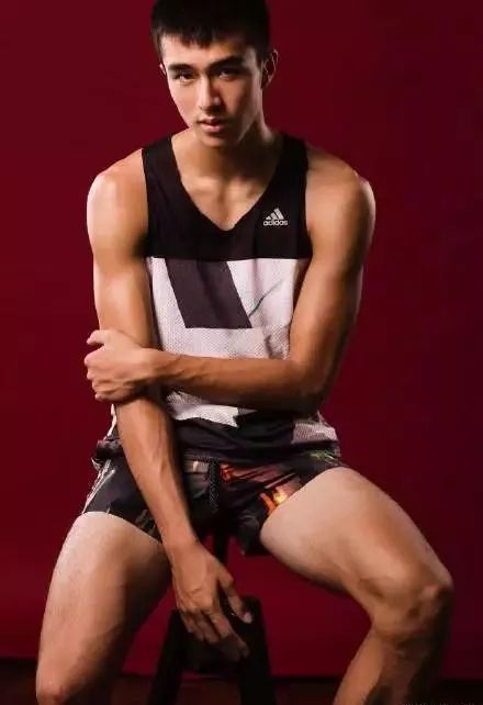 周楷恒为什么没有打nba(「肌肉」中国男篮出线失败,别难过,来看看这些