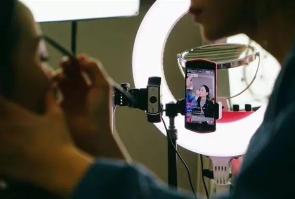 直播两小时，销售3个亿，你也可以有