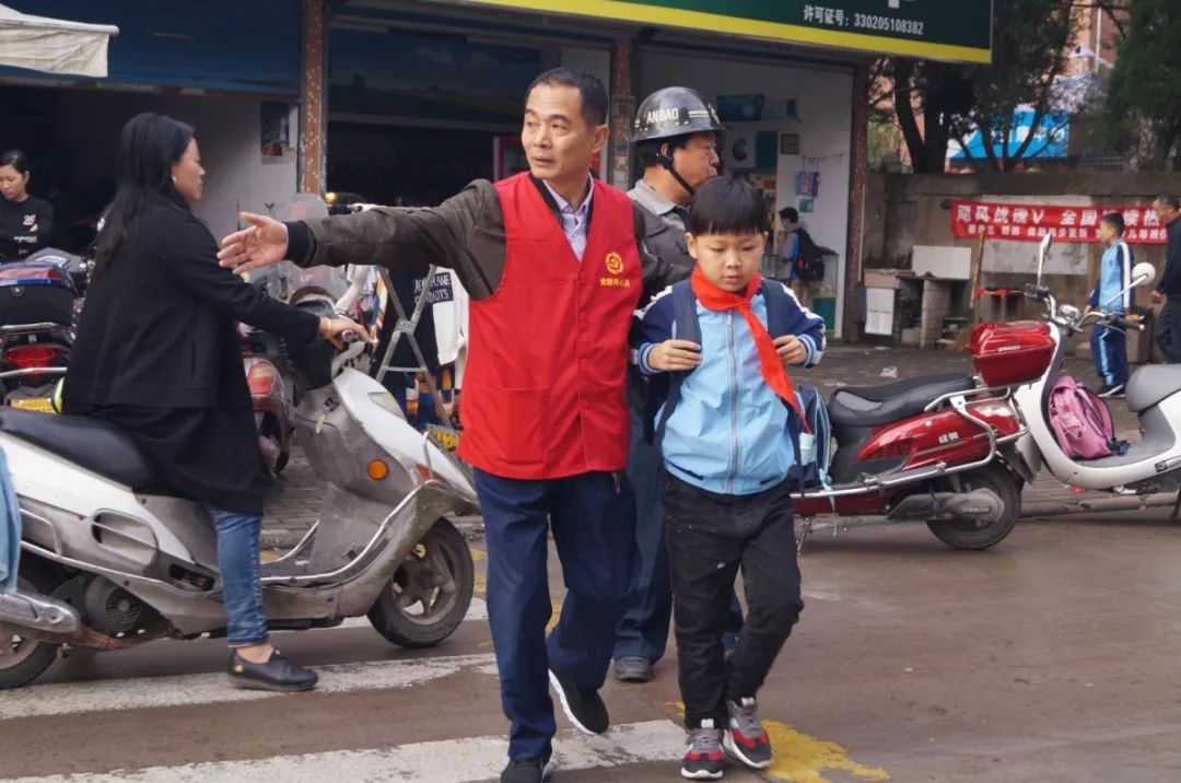 初心故事 | 参加志愿服务2716次，他的爱心“不休假”