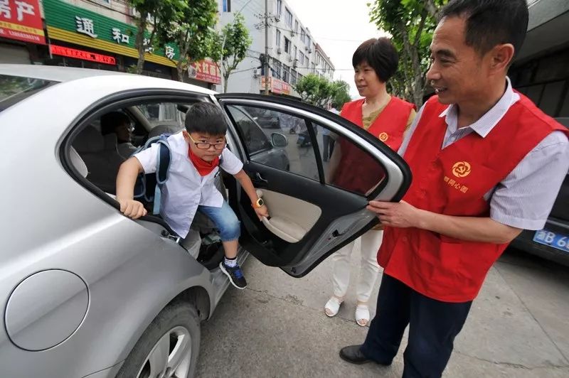 初心故事 | 参加志愿服务2716次，他的爱心“不休假”