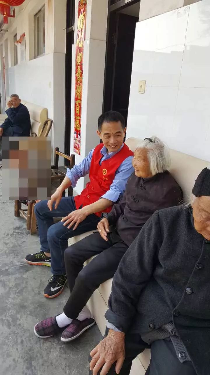 初心故事 | 参加志愿服务2716次，他的爱心“不休假”