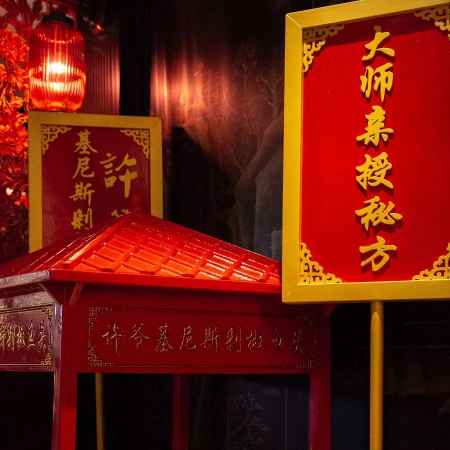 静安寺曝出空中「金銮殿」，吃花胶剁椒鱼头，神仙菜