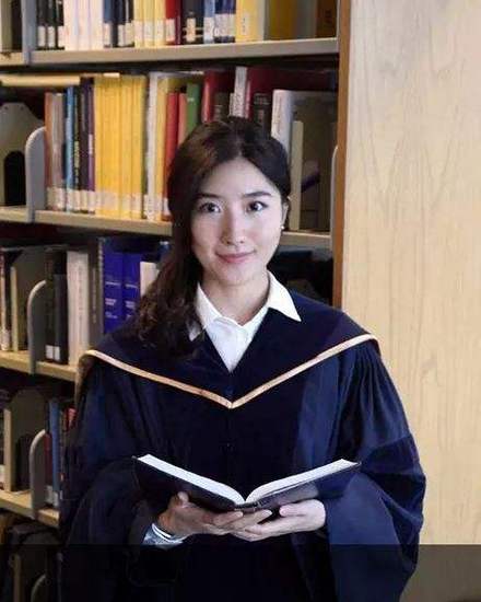 90后美女博导火了？他22岁成“最年轻教授”，当年还是本科生