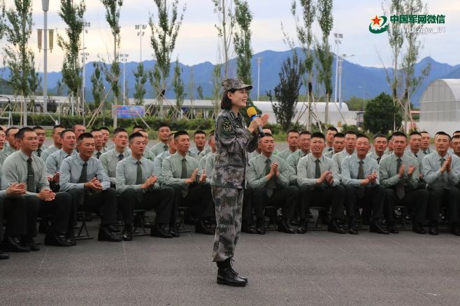 操练抢输波发老脾(阅兵训练场陆军方队：日均步行21公里，首次展示端枪动作)