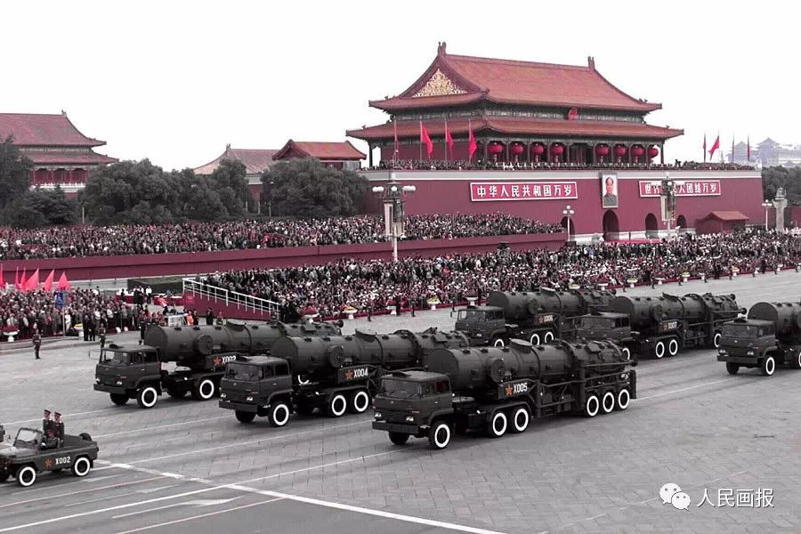 珍藏版！历次天安门广场的阅兵影像 见证新中国成长