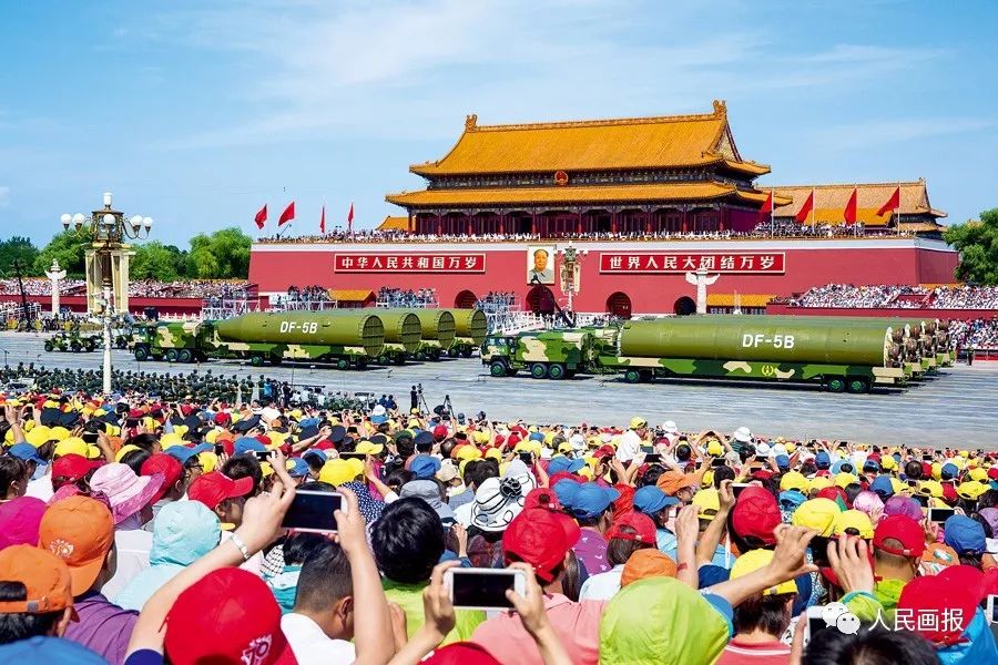 珍藏版!历次天安门广场的阅兵影像 见证新中国成长