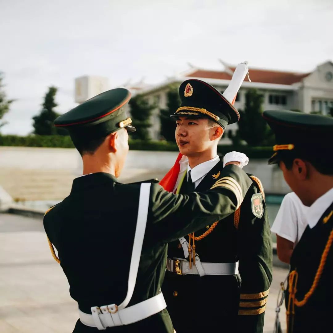 报告，旗已升！我在厦大做护旗手！