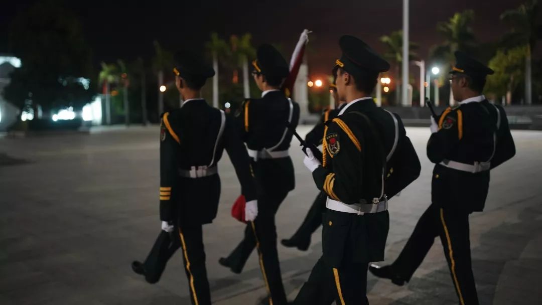 报告，旗已升！我在厦大做护旗手！