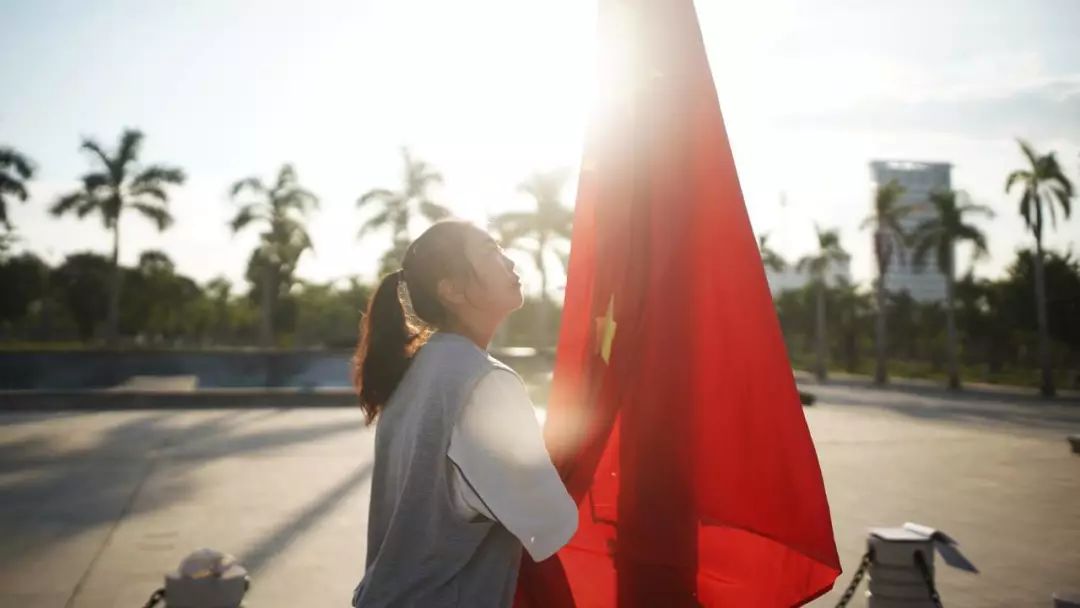 报告，旗已升！我在厦大做护旗手！