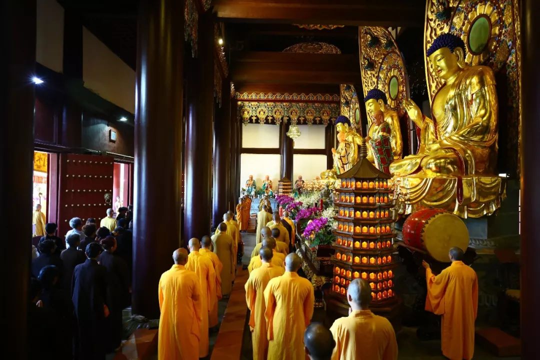 三亚南山寺举行水陆法会熏坛洒净仪式，祈愿世界和平、国泰民安