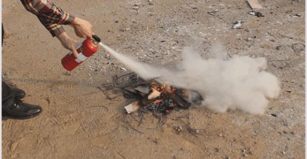 下列什么着火不能用水扑灭，燃烧的必要条件是什么？