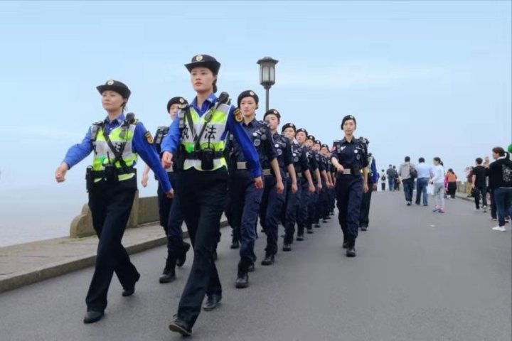 杭州女子巡逻队招聘（想成为西湖边的网红小姐姐吗）